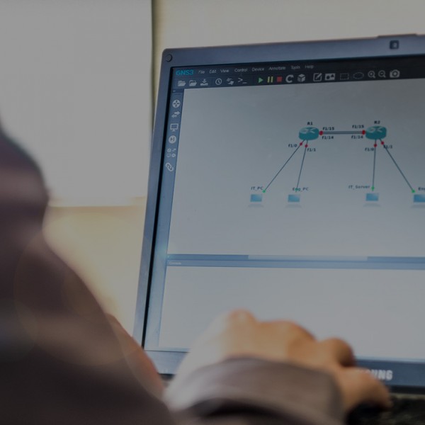 Installation et configuration de GNS3 sous Debian 8